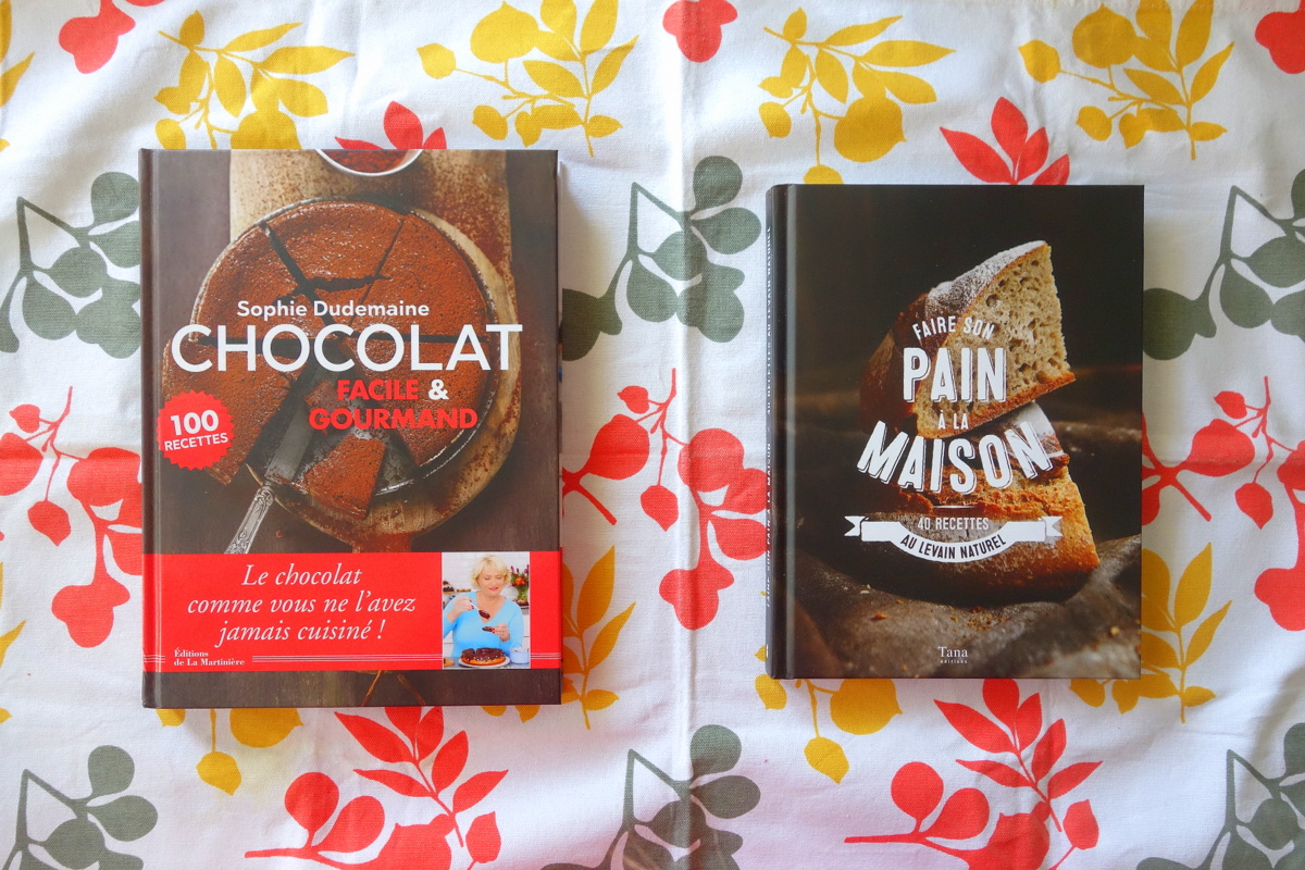 Livres De Cuisine Des Desserts Au Chocolat Et Du Pain Maison Le