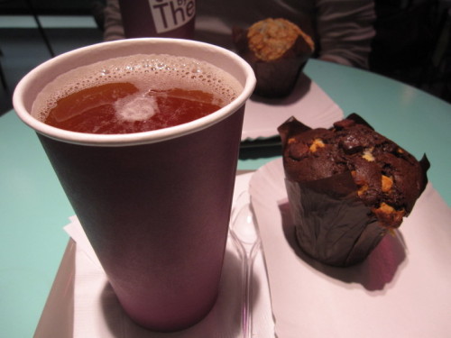 Tea-by-the-muffin-et-the-bleu-vert.JPG