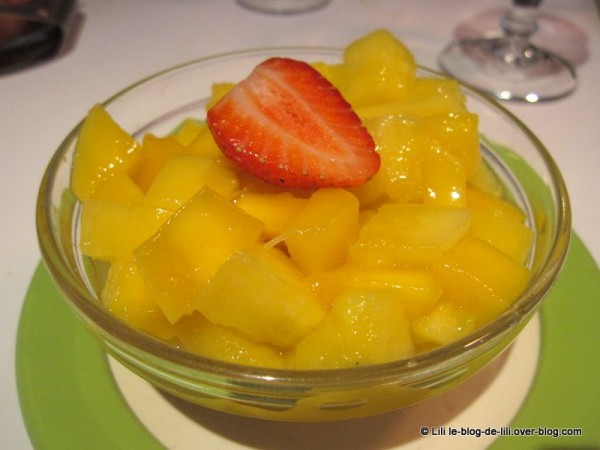 Eat-sushi-9-salade-mangue-ananas.JPG