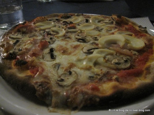 Sicile-pizza-copie-1.JPG