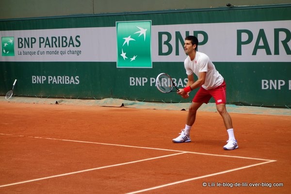 Sur le court 2 pour la journée des enfants de Roland Garros : Novak Djokovic