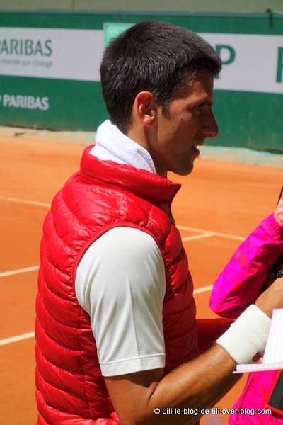 Sur le court 2 pour la journée des enfants de Roland Garros : Novak Djokovic