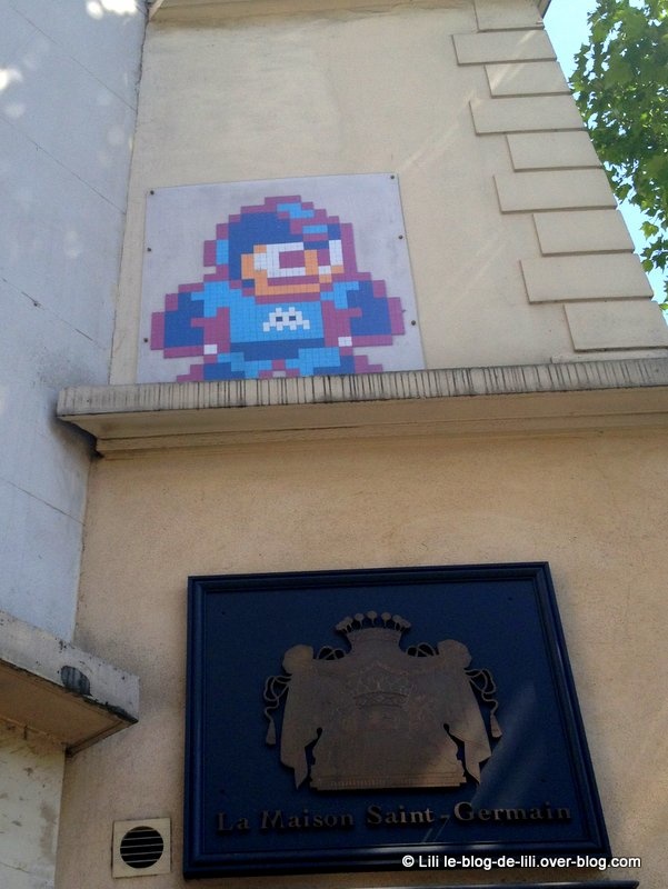 Promenades parisiennes : space invaders, street art &amp; Cie