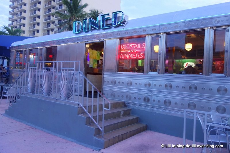 Dîner à Miami beach : un diner typique et une institution dédiée au crabe