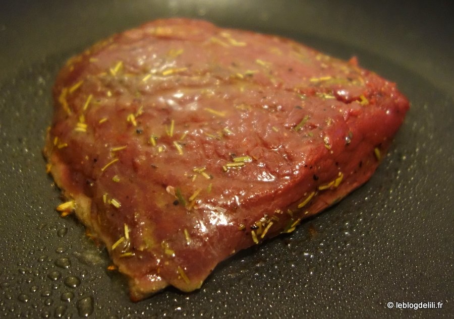 La viande de bœuf de la gamme Charal barbecue passée au grill