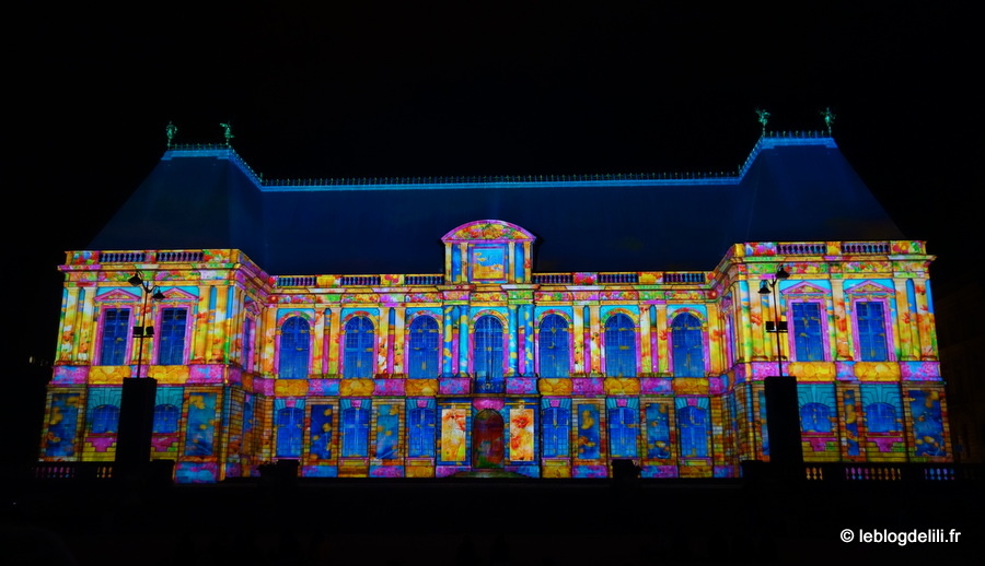 Lumières : le spectacle nocturne sur la place du Parlement de Bretagne, à Rennes 
