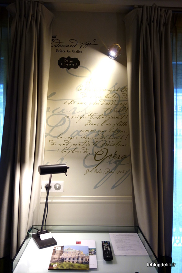 Une chambre de rêve, avec vue sur l'Opéra de Paris, à l'hôtel Edouard 7
