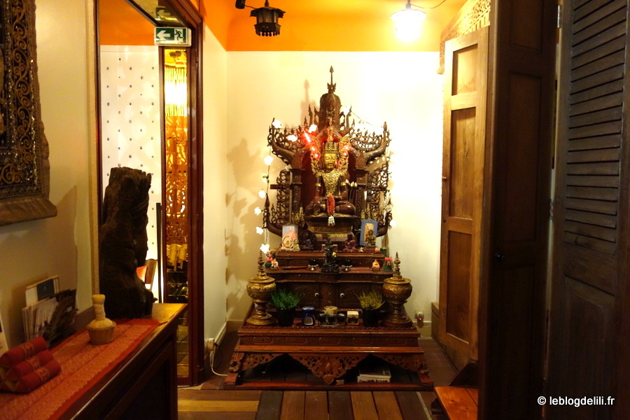 Un massage thaï traditionnel à l'Espace France-Asie, à Paris