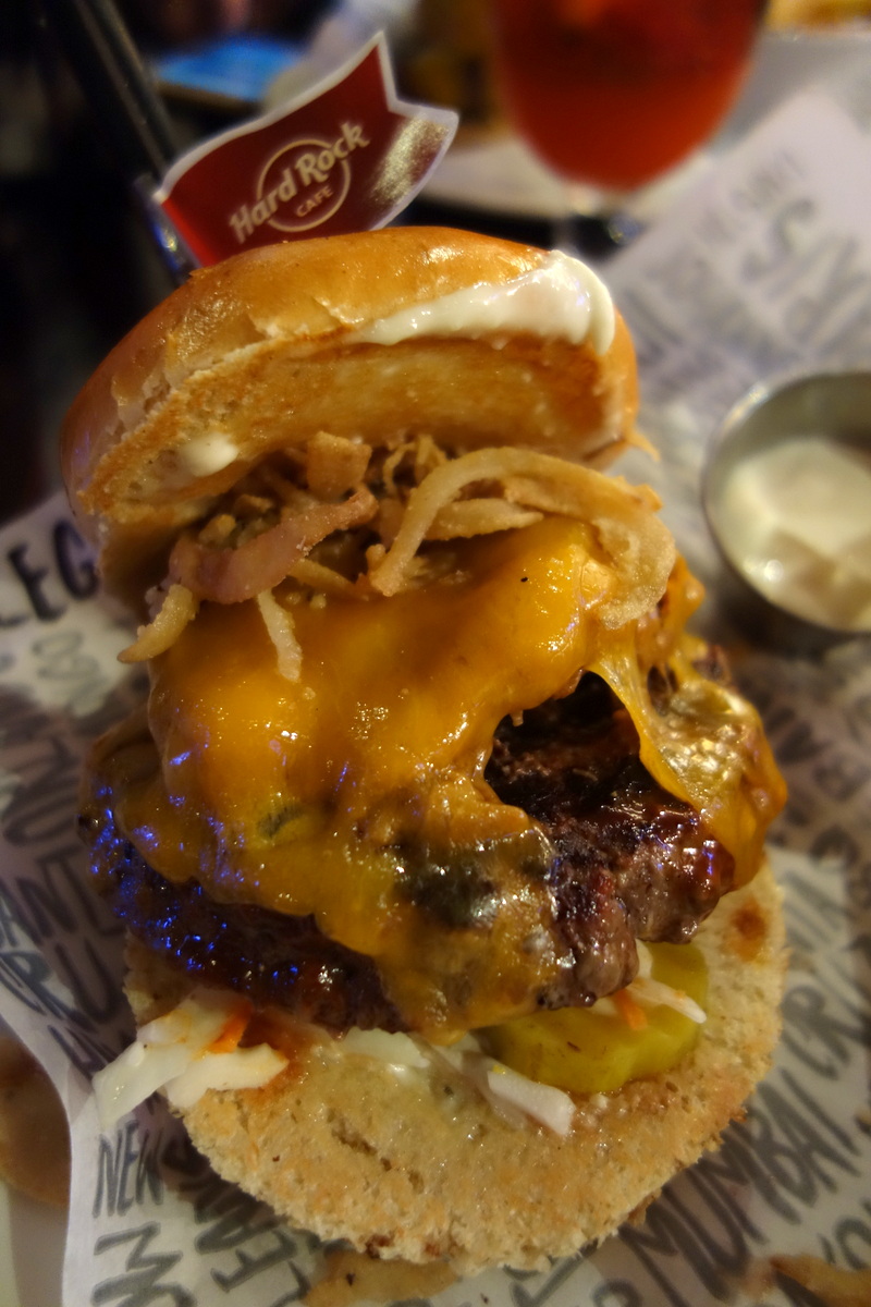 Hard Rock Cafe Paris - World burger tour Memphis