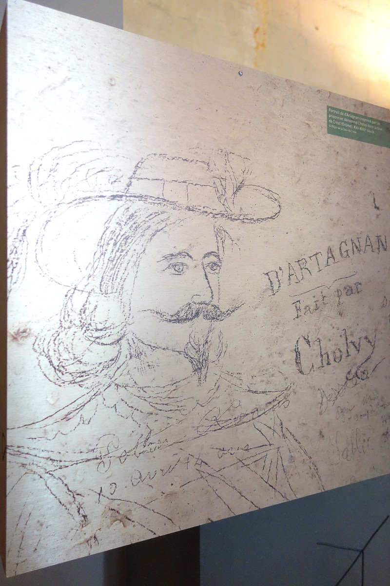 Histoire(s) de graffitis au château de Vincennes