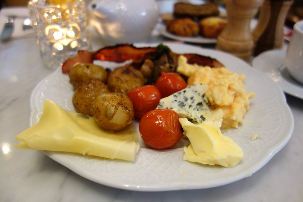 Le petit-déjeuner de l'hôtel Drottning Kristina à Stockholm